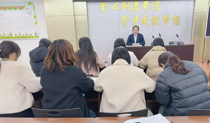 语文课堂展风采    听评研讨促提升                                ------- 民