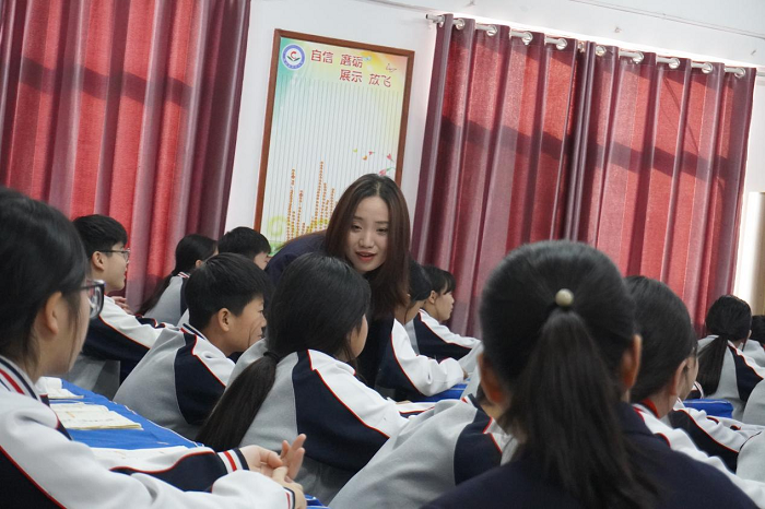 设计巧思量,课堂闪光芒 ——民权育才小学英语组听评课 设计巧思量,课堂闪光芒 ——民权育才小学英语组听评课