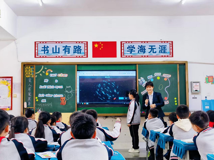 设计巧思量,课堂闪光芒 ——民权育才小学英语组听评课 设计巧思量,课堂闪光芒 ——民权育才小学英语组听评课