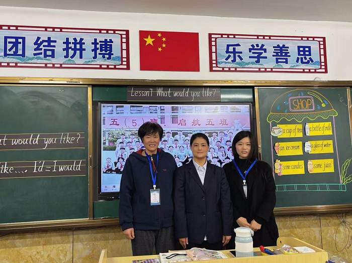 设计巧思量,课堂闪光芒 ——民权育才小学英语组听评课 设计巧思量,课堂闪光芒 ——民权育才小学英语组听评课