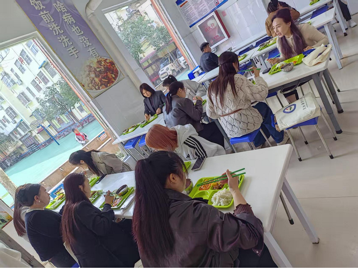 家校同心 共护“食”光 ——民权县育才小学第18届膳食委员会第二次