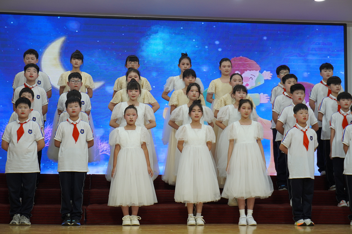 心怀感恩   向阳而行 ------民权县育才小学感恩朗诵比赛
