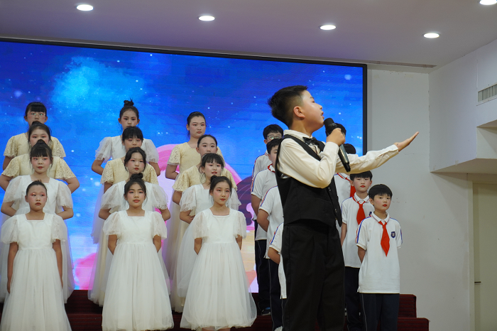 心怀感恩   向阳而行 ------民权县育才小学感恩朗诵比赛
