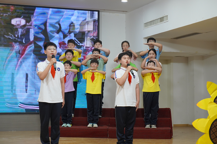 心怀感恩   向阳而行 ------民权县育才小学感恩朗诵比赛