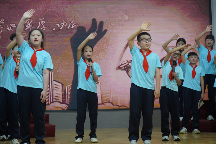 心怀感恩   向阳而行 ------民权县育才小学感恩朗诵比赛