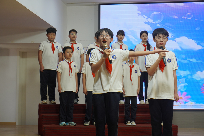 心怀感恩   向阳而行 ------民权县育才小学感恩朗诵比赛