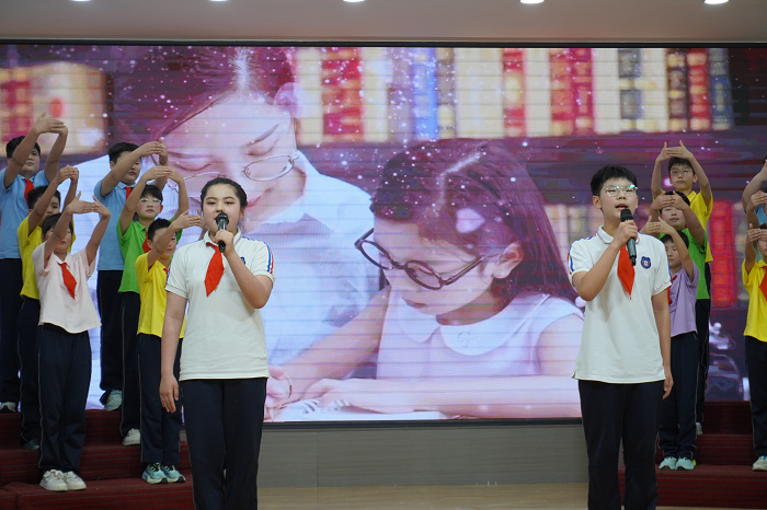 心怀感恩   向阳而行 ------民权县育才小学感恩朗诵比赛