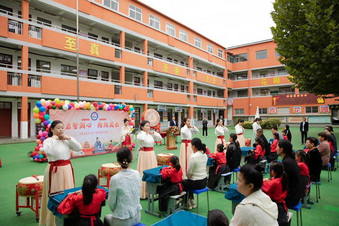 启智润心 向阳成长 ——民权县育才小学一年级新生启蒙拜师礼 启智润心 向阳成长 ——民权县育才小学一年级新生启蒙拜师礼