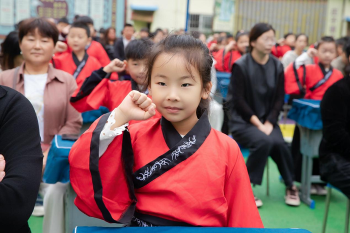 启智润心 向阳成长 ——民权县育才小学一年级新生启蒙拜师礼 启智润心 向阳成长 ——民权县育才小学一年级新生启蒙拜师礼