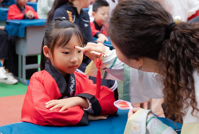 启智润心 向阳成长 ——民权县育才小学一年级新生启蒙拜师礼 启智润心 向阳成长 ——民权县育才小学一年级新生启蒙拜师礼