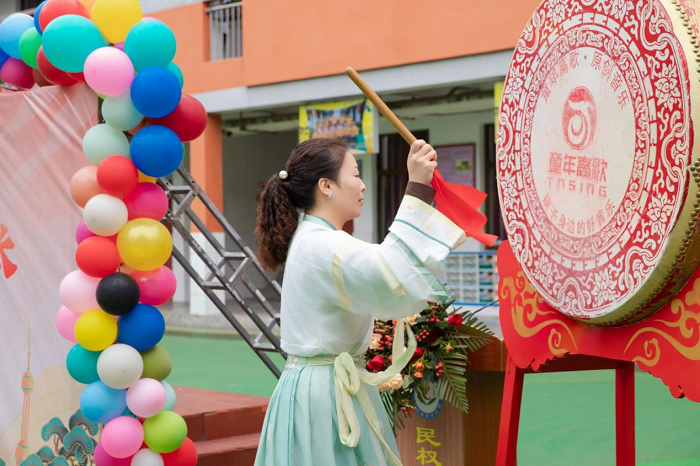 启智润心 向阳成长 ——民权县育才小学一年级新生启蒙拜师礼 启智润心 向阳成长 ——民权县育才小学一年级新生启蒙拜师礼