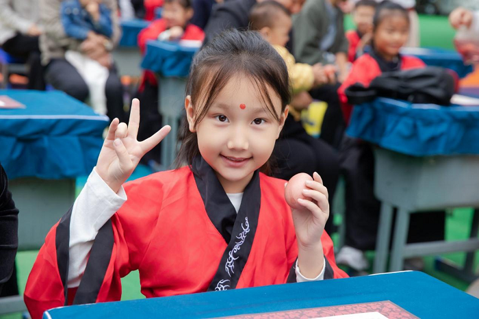 启智润心 向阳成长 ——民权县育才小学一年级新生启蒙拜师礼 启智润心 向阳成长 ——民权县育才小学一年级新生启蒙拜师礼