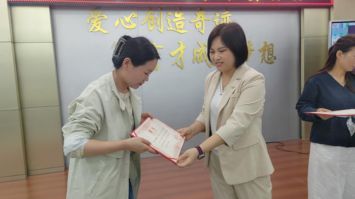 为爱同行,“委”以重任 ——民权县育才小学召开第20届家委会会议 为爱同行,“委”以重任 ——民权县育才小学召开第20届家委会会议