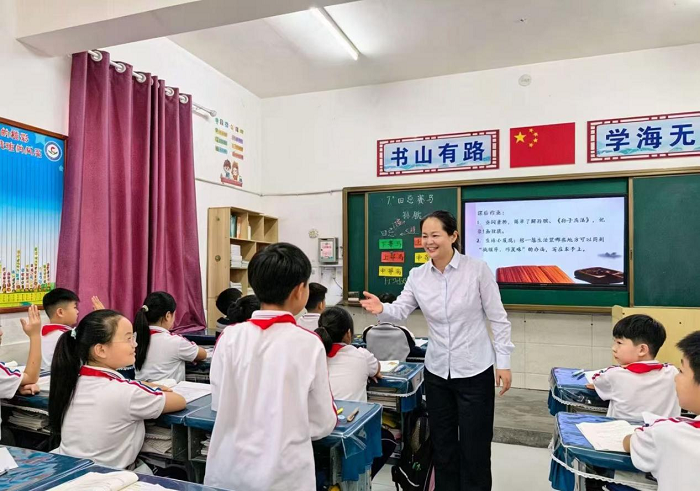 深耕课堂提质效 听课评课促成长 ——民权县育才小学语文组听评课 深耕课堂提质效 听课评课促成长 ——民权县育才小学语文组听评课