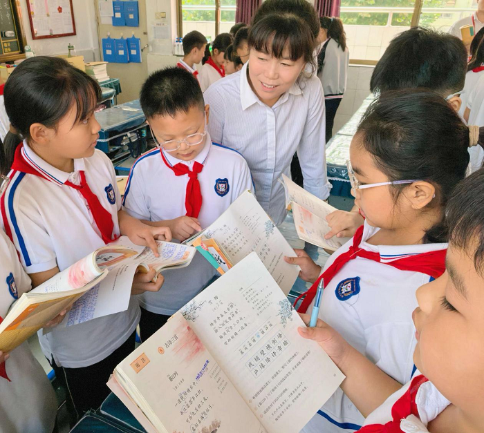 深耕课堂提质效 听课评课促成长 ——民权县育才小学语文组听评课 深耕课堂提质效 听课评课促成长 ——民权县育才小学语文组听评课