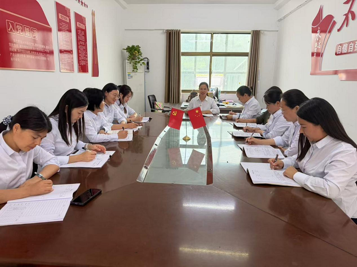 深耕课堂提质效 听课评课促成长 ——民权县育才小学语文组听评课 深耕课堂提质效 听课评课促成长 ——民权县育才小学语文组听评课