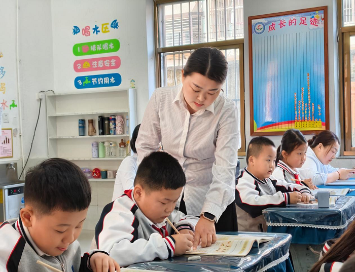 深耕数学课堂 聚力教研共进 ----------民权县育才小学数学 深耕数学课堂 聚力教研共进 ----------民权县育才小学数学