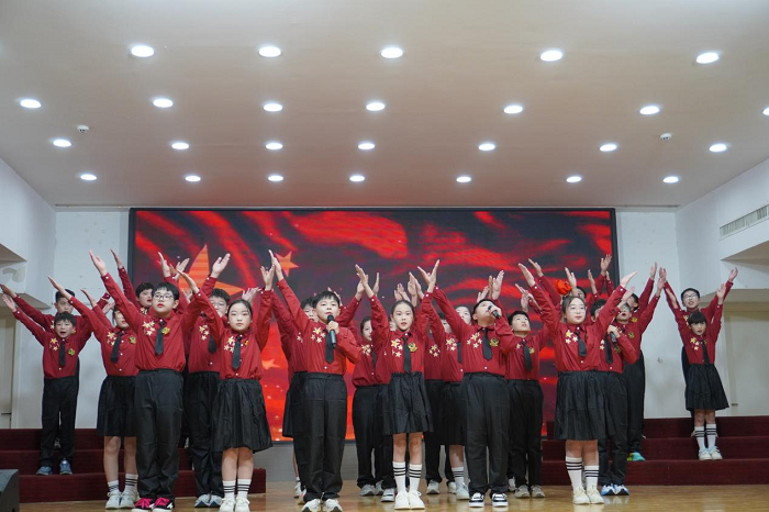 诵红色经典 做强国少年 ——民权县育才小学高年级爱国诗词诵读大