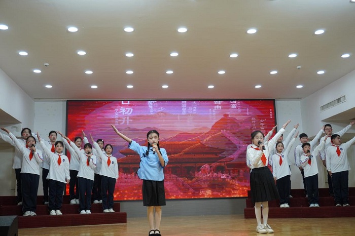 诵红色经典 做强国少年 ——民权县育才小学高年级爱国诗词诵读大